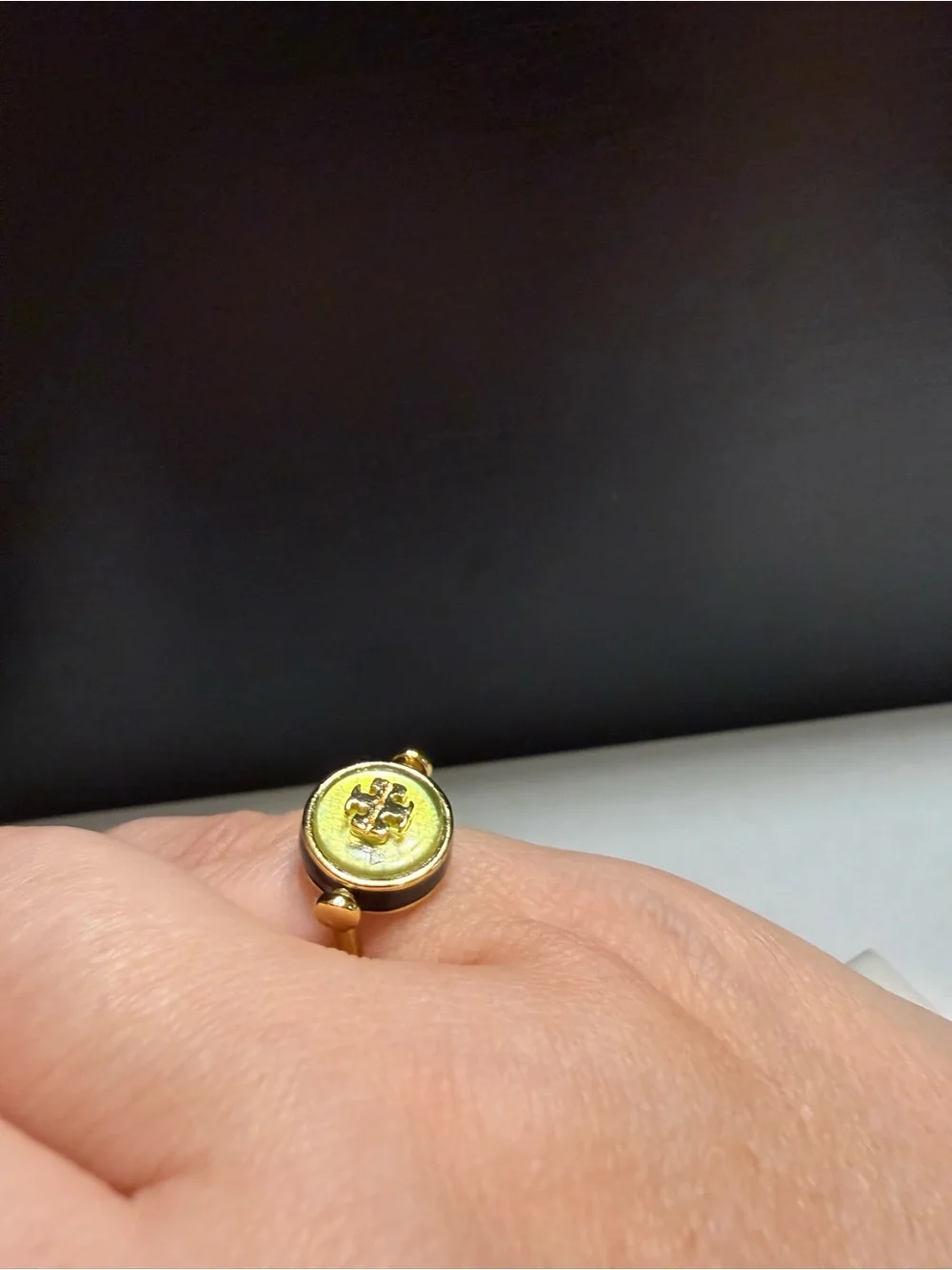 NEW Tory Burch Kira semiprecious mother of pearl Rotational Reversible Ring sz 6